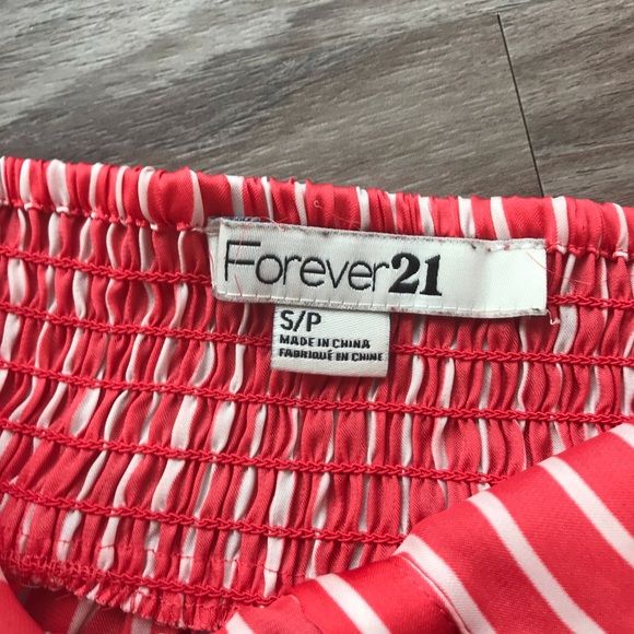 Forever 21 Ruffle Top - Picture 3 of 4